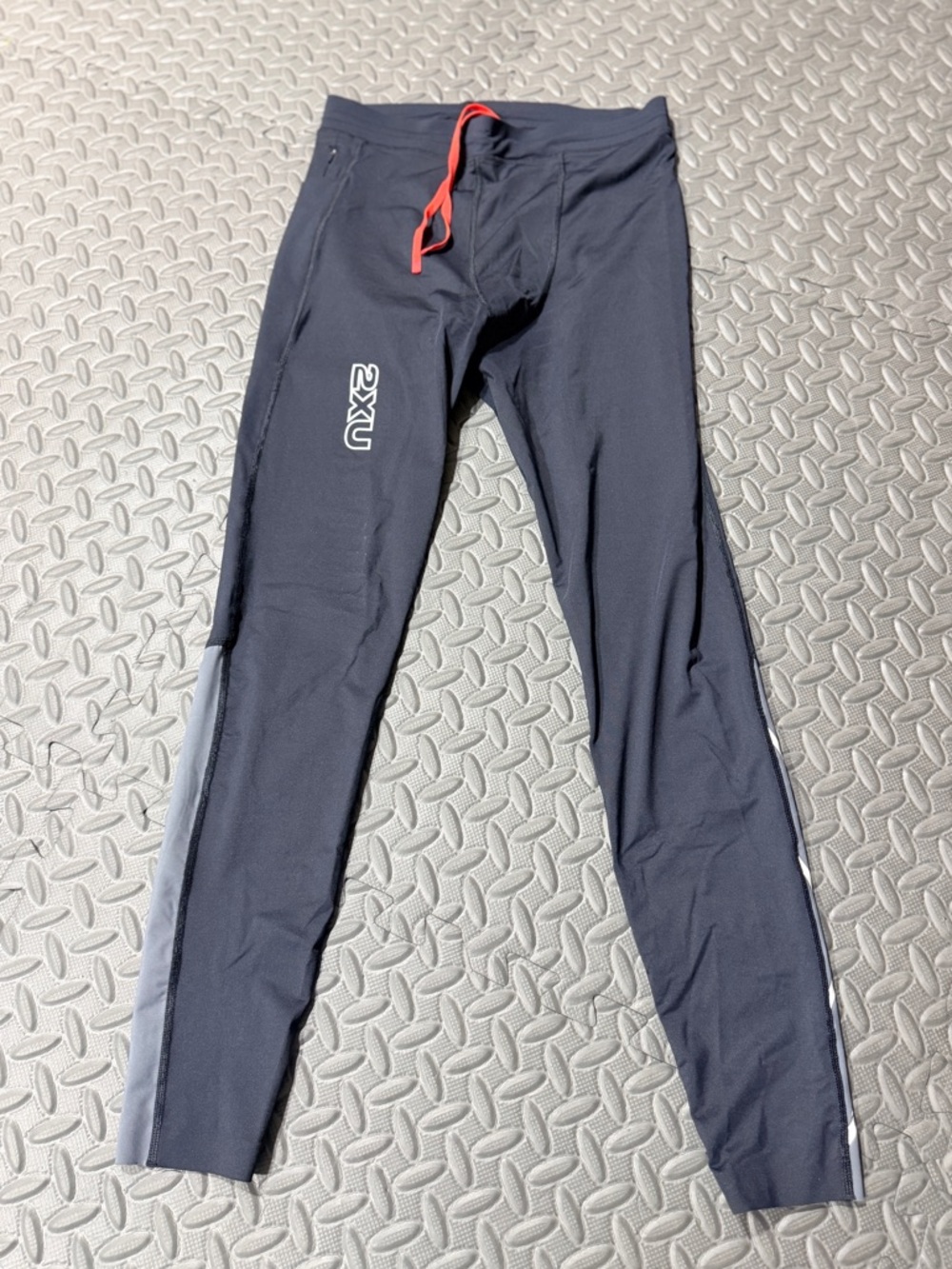 2XU Light Speed React Compression Tights (Men’s Large)